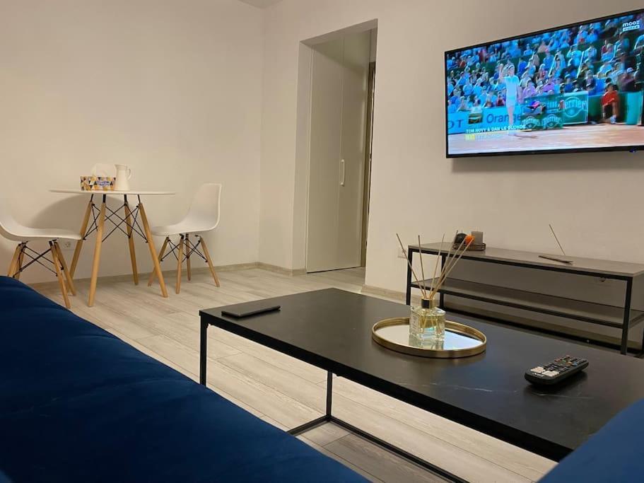 Black& White Apartment บราชอฟ ภายนอก รูปภาพ